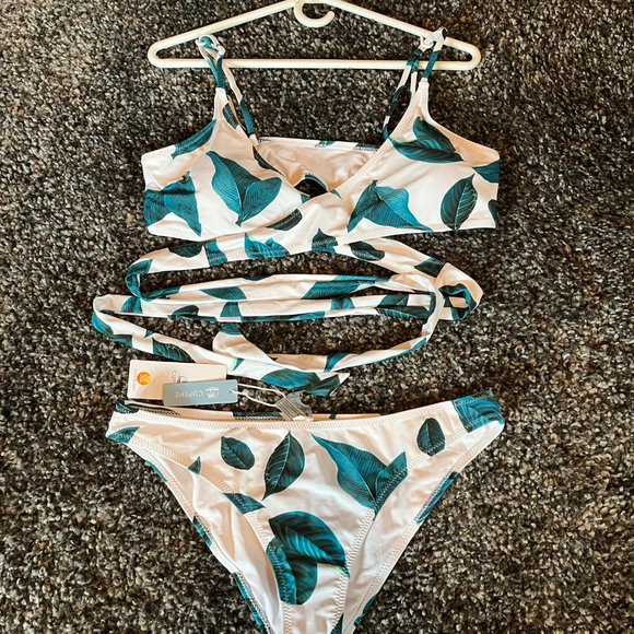 Bikini with adjustable top. - Picture 1 of 4